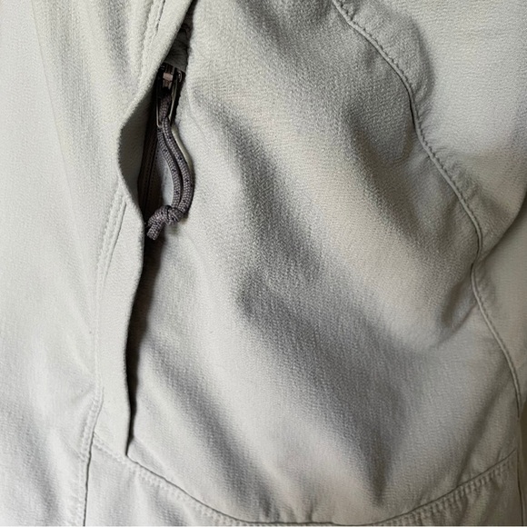 The North Face Women’s Medium Grey Apex Flight Series 1/4 Zip Jacket - Picture 7 of 14